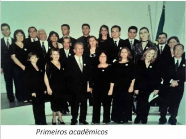 Academia Lagopratense de Letras- ACADELP - 23 Anos promovendo a literatura, a  Arte e Cultura em Lagoa da Prata e região.  Parabéns!