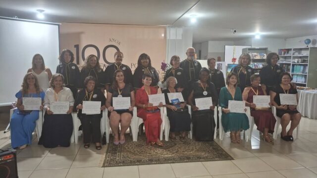 A Academia Lagopratense de Letras realiza mais uma edição da homenagem de Honra ao Mérito Medalha Guiomar Lima Sampaio às Mulheres que fazem...arte, cultura,  educação, social... que fazem acontecer com profissionalismo e determinação onde estão inseridas. Perpetuando o legado de Mulheres inspiradoras que nos antecederam na grande roda da vida, assim como a homenageada Guiomar Lima Sampaio. Parabéns Alcione Londe, Caroline Castro, Lina Guadalupe, Norma Aloy, D.Maria Madalena, Caliméria Souto,  Maria Cristina,  Sabrina Novaes, Sônia Rezende Mesquita,  Thaís Sampaio.