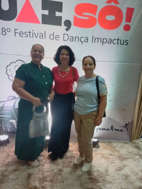 Prestigiando  o Festival de Dança  Impactus.  Uai sô que sucesso!