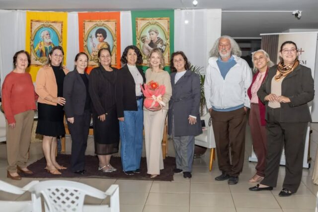 Neste 15 de julho, a Acadelp participou do lançamento do livro "Q+ A ordem invisível da consciência humana" de Cali Silva. Parabéns Cali Silva e muito sucesso!@silva_cali